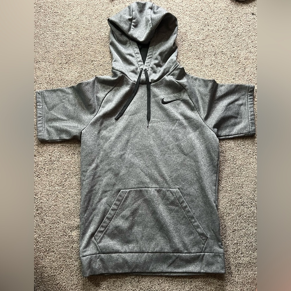 Men’s nike hooded t-shirt